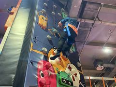 -嗨翻Hi-Fun竞技主题乐园·蹦床亲子生日轰趴(国光1937店)