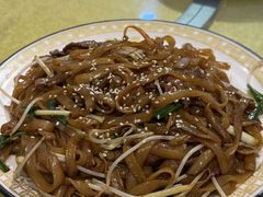 干炒牛河-天宝食坊·啫啫煲大排档(西华路店)