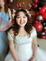 -红馆妆造(中央大街店)