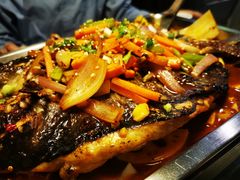 -鸣记脆皮烤鱼·海鲜烤鱼(三八广场店)