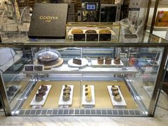 面包甜点陈列柜-GODIVA(王府井apm店)
