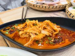 -花馬肆.云南过桥米线(汉神购物广场现场熬汤店)