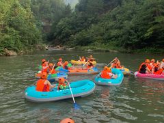 -安吉龙王山峡谷漂流