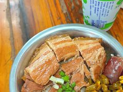 -梁阿婆廿年老牌扣肉糯米饭