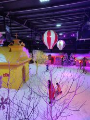 -圣名游乐城冰雪大世界