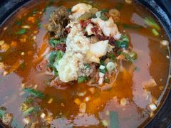 -鸿浩扒猪脚米线