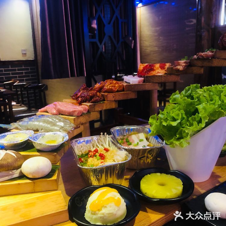 位置：很方便，导航很准确，停车位也多 我们从双龙峡下