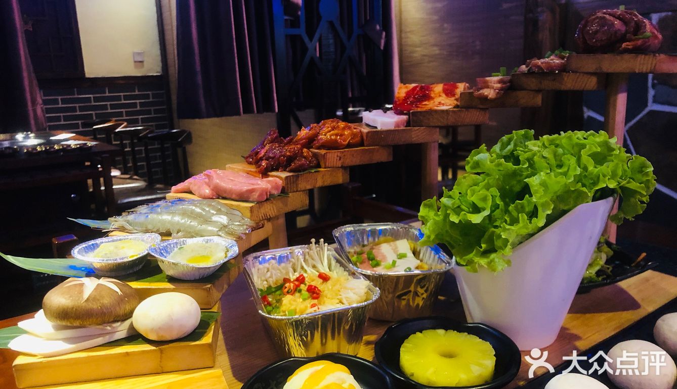 位置：很方便，导航很准确，停车位也多 我们从双龙峡下