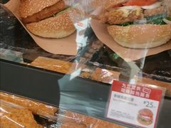 香辣鸡腿汉堡-巴黎贝甜(亿合城店)