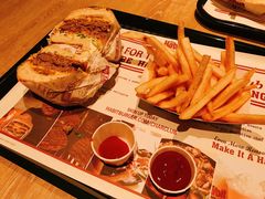 -The Habit Burger Grill 哈比特汉堡(复兴soho店)