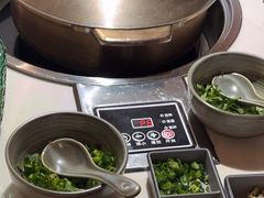 -喃喃椰·糟粕醋·椰子鸡火锅(七堡花园店)