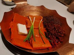 -墨居上隐·院子里火锅(峨眉店)