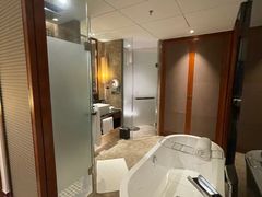 -三亚湾海居铂尔曼度假酒店