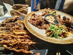 -何师烧烤·香辣蟹·川菜·30年老品牌(太古里旗舰店)