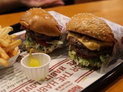-The Habit Burger Grill 哈比特汉堡(复兴soho店)