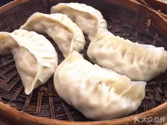 三丁蒸饺-大龙汤包