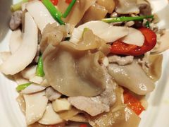 杏鲍菇竹耳爽肉片-十三式重庆江湖菜(金茂览秀城店)