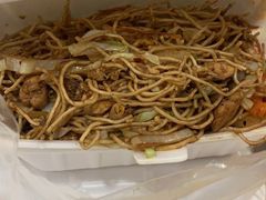 酱油鸡蛋鸡丝炒面-老婆婆炒饭(小白楼1902欧式风情街店)
