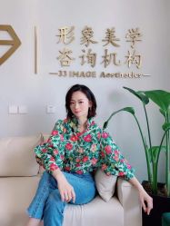 -33形象美妆美发衣橱管理中心