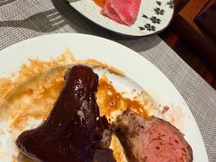 -广州万富希尔顿酒店·感趣自助餐厅·金秋蟹宴生蚝海鲜刺身