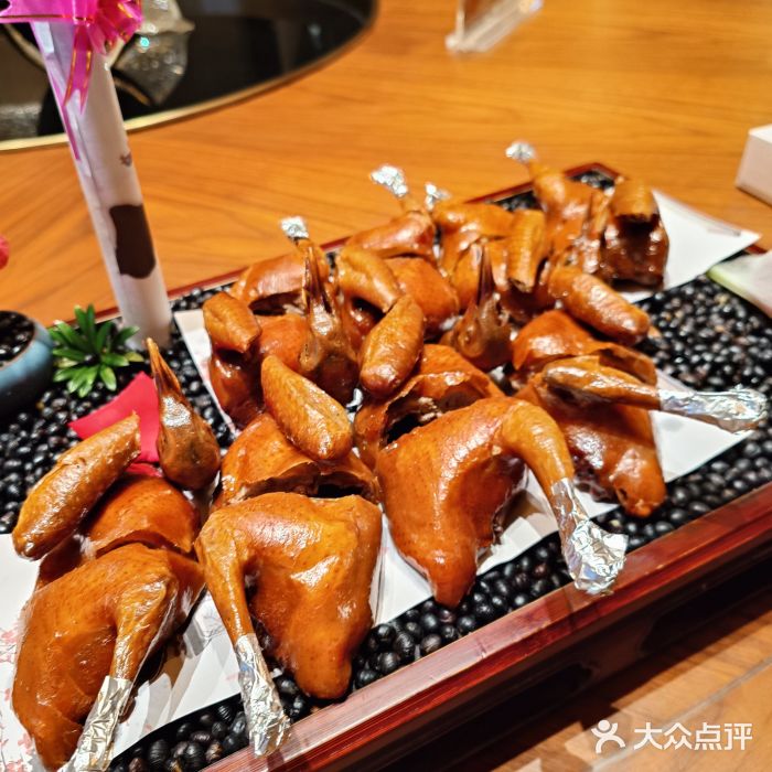 金辉煌酒店·金龙厅红烧乳鸽图片