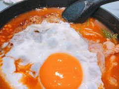 鸡翼肉眼颈煎蛋冬阴功米线-华嫂冰室(尖沙咀店)