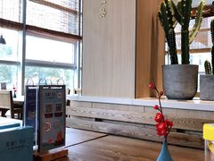 -蜜桃餐厅·伴山(湖滨商业街店)