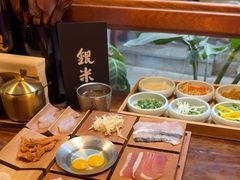 -银米·云南传统过桥米线(双廊黑金冠店)