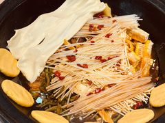 -屯老二农家铁锅炖(奥运村店)