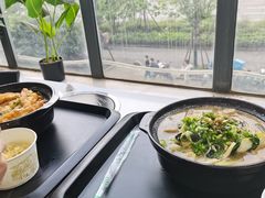 -锅神麻辣烫