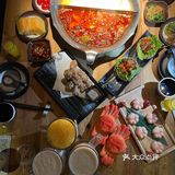州路桥中盛新添了一家热 门火锅，作为夹黄落爱好者