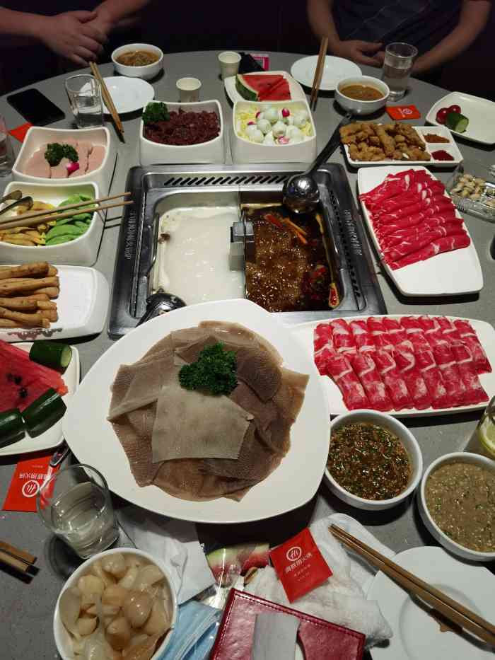 海底捞火锅(钟楼银泰店)-"「招牌虾滑」「捞派毛肚」「捞派捞面」「四