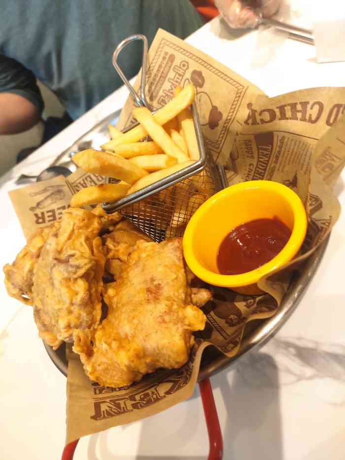 快乐小鸡(中央公园店)-"「炸鸡」招牌的炸鸡,我们要的甜辣口味,吃.