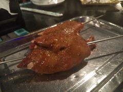 吊猪蹄-鸣记脆皮烤鱼·海鲜烤鱼(三八广场店)