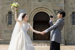 -现代经典婚纱摄影