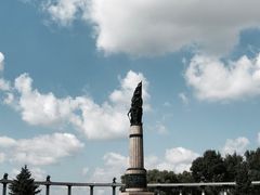 -人民防洪胜利纪念塔