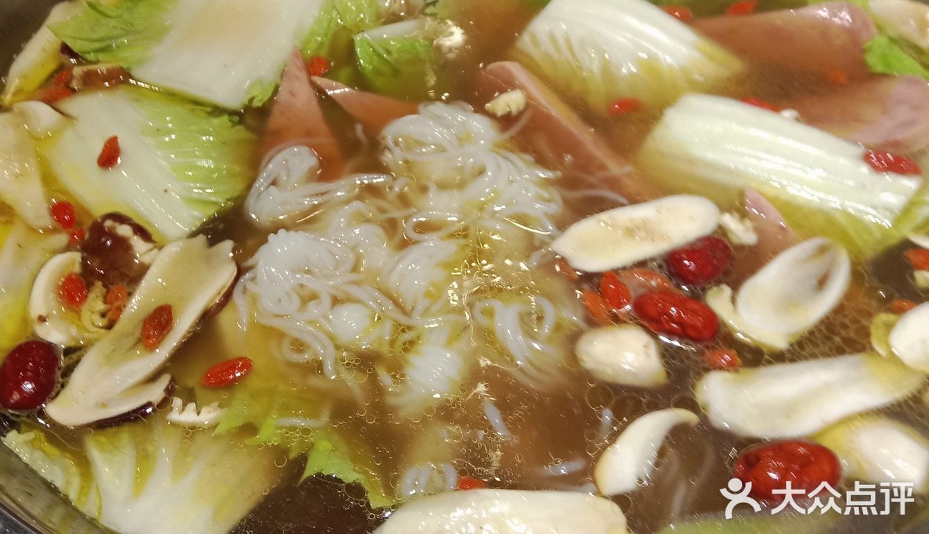 几乎是没有位置的，他们家的锅底很大超大的那种
