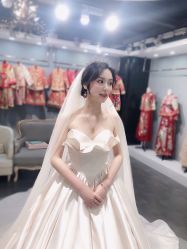 -艾米丽婚纱礼服