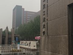 南门-北京工业大学-羽毛球馆