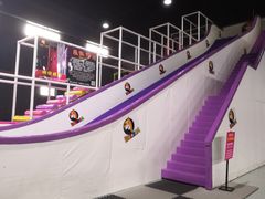 -嘿哟动霸CHUA·新潮玩运动娱乐中心·蹦床滑冰团建乐园
