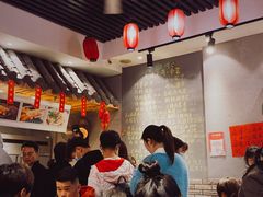 -爆炸头阿姨小四川正宗川味小吃(无任何分店)