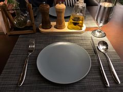 餐具摆设-卡普里披萨·牛扒·下午茶