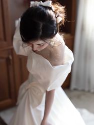 -不晚国际婚纱礼服