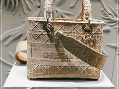 -DIOR迪奥(德基广场女装店)