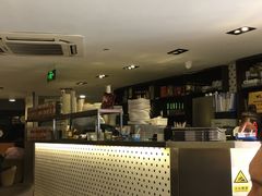 -新大咀港式茶餐厅(宝山万达店)