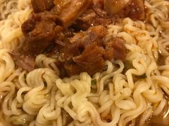 五香肉丁即食面-翠华餐厅