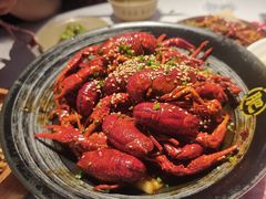 -肥肥虾庄·金牌油焖大虾(汉街SKP店)