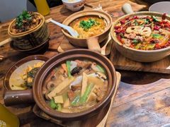 -有红鸡毛店·砂锅菜(抚琴夜市店)