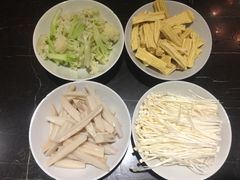 -巴四老城区炭火蛙锅(张江店)