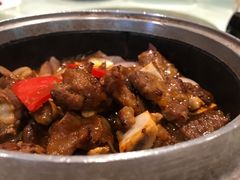 石锅牛仔骨-粤式早茶希朋喜宴